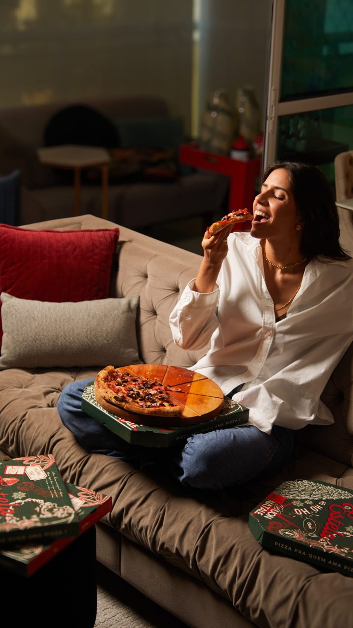 Capa do Reel: Estela, amigas e pizza no plano da noite